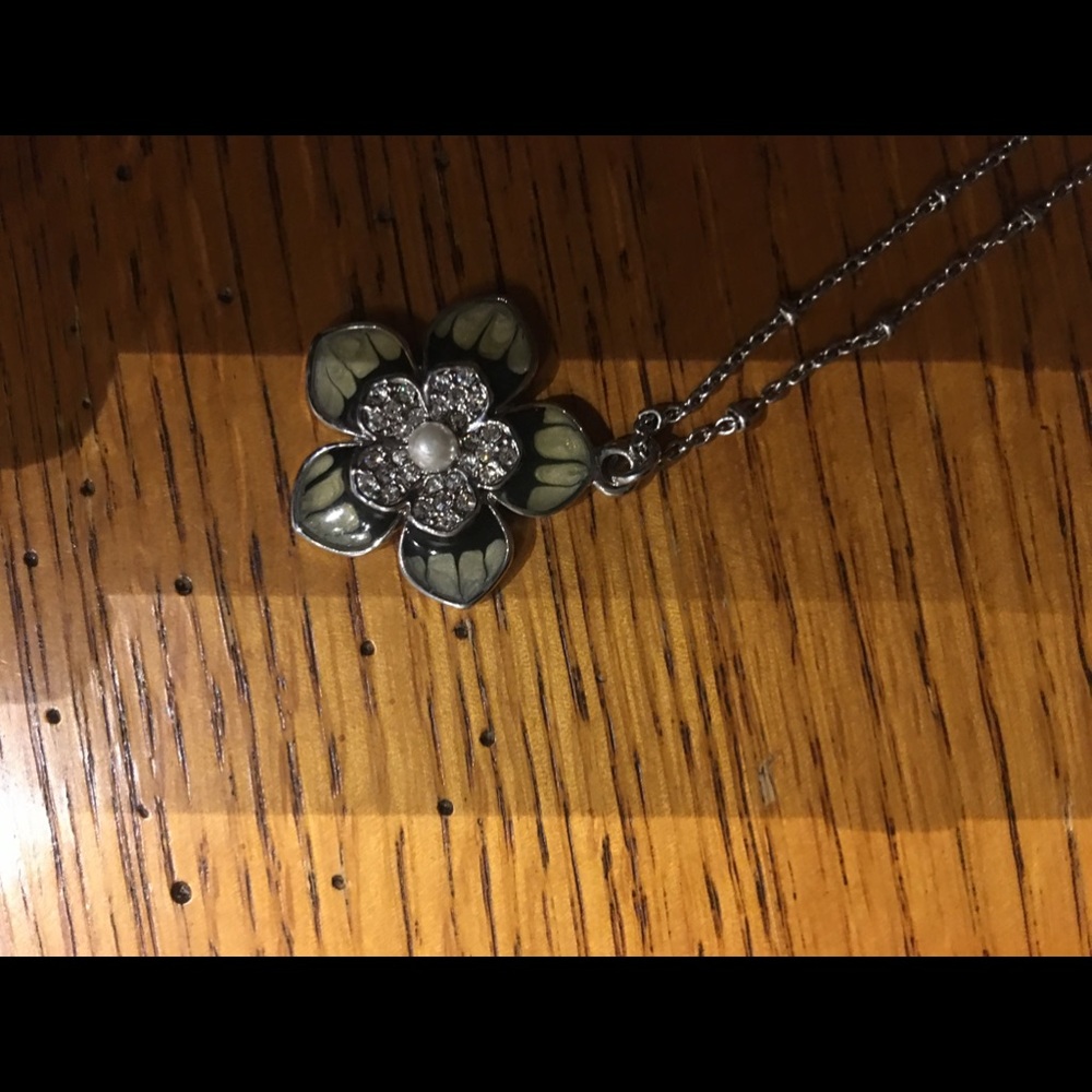 Classy black and silver flower necklace